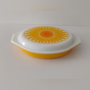 Vintage Divided  Pyrex Sunflower Casserole Dish SEE DESCRIPTION
